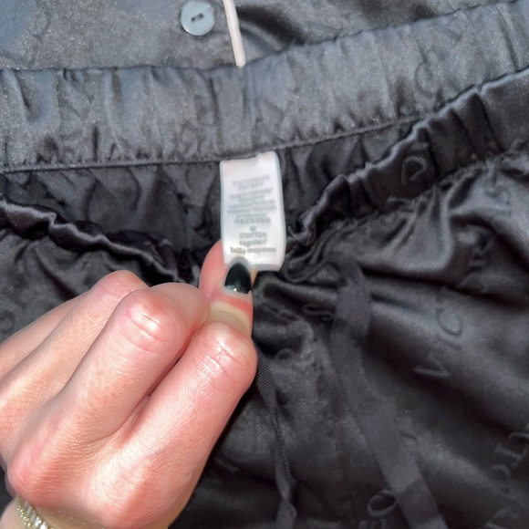 Brand new Victoria secret black set size M retail $100 - Picture 5 of 5